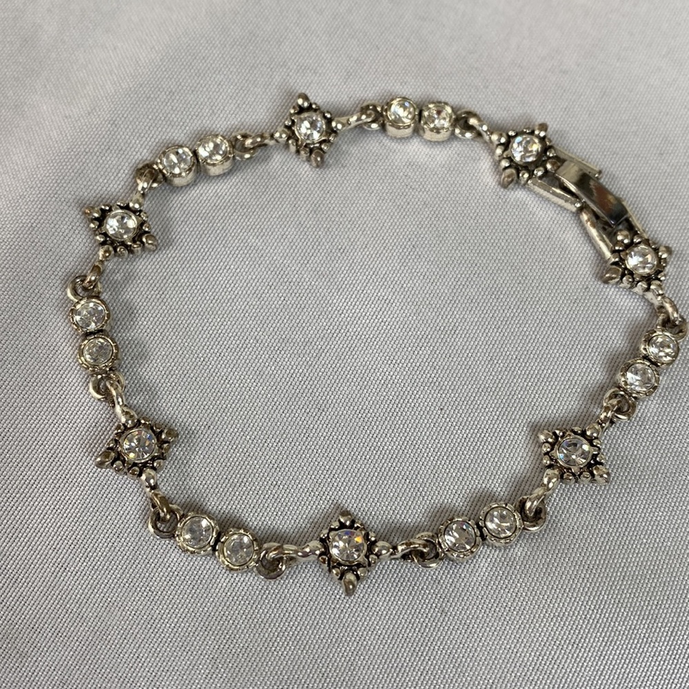 Dainty silvertone rhinestone bracelet